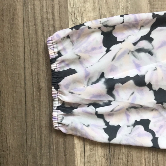 APT. 9 Top - Picture 4 of 8